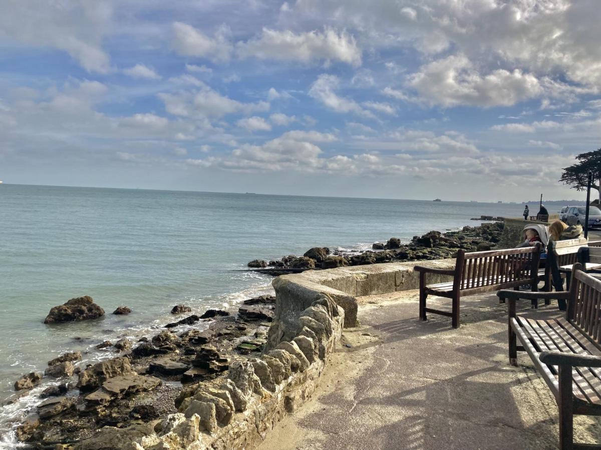 Neverland A Little Seaside Hideaway For The Family Seaview Exterior foto
